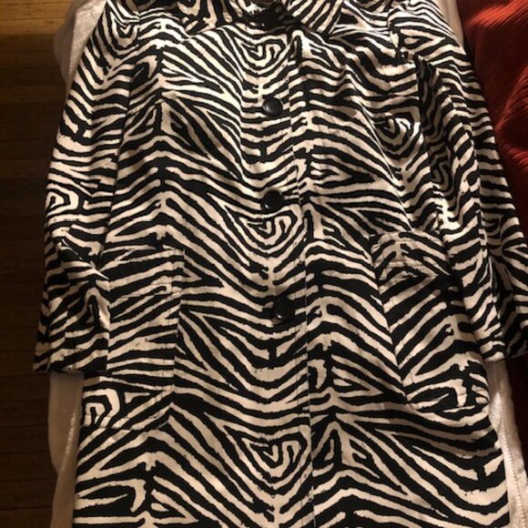 Michael Kors Women’s Zebra Print Cotton Belted Trench Coat; Size Large - Picture 14 of 16